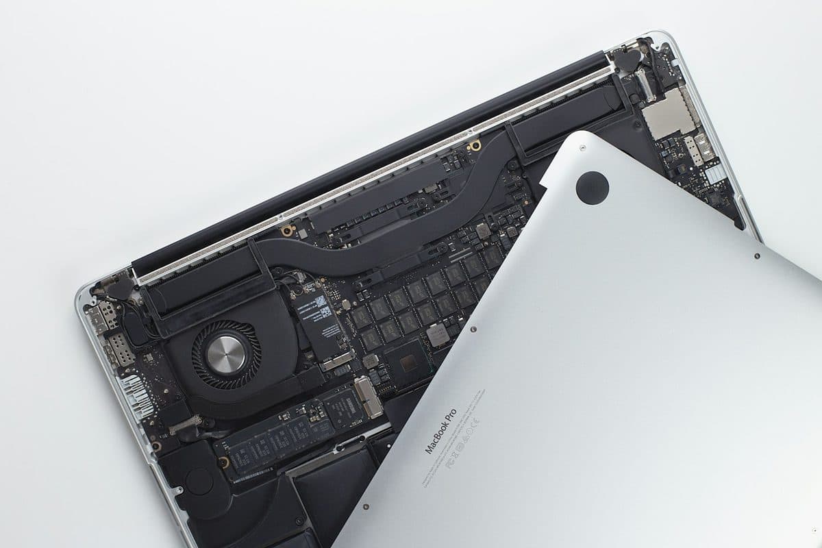 MacBook Not Charging? How To Tell Battery Faults From Port Faults